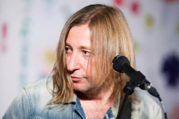 "Би-2" снижает цены на концерты и продаёт билеты в продуктовых магазинах