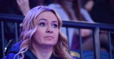 Яна Рудковская тепло обнялась со Стивеном Тайлером на светском мероприятии