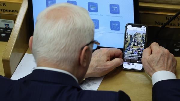 Кирпич вместо смартфона: когда технологии дают трещину 