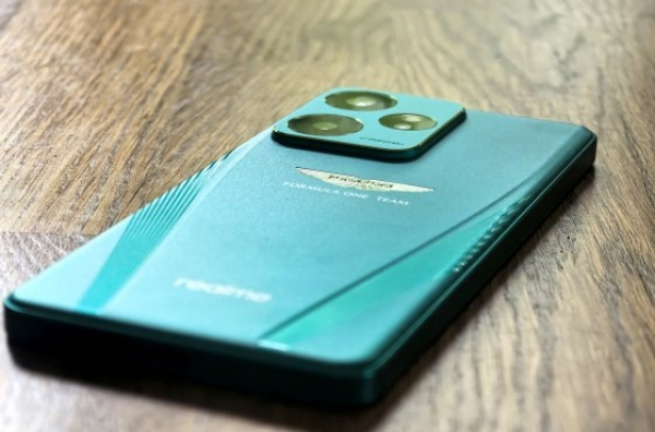 Продажи смартфонов серии realme GT 7 начались в России