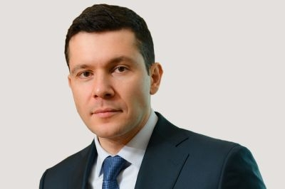Алиханов заявил об увеличении экспорта российских лекарств