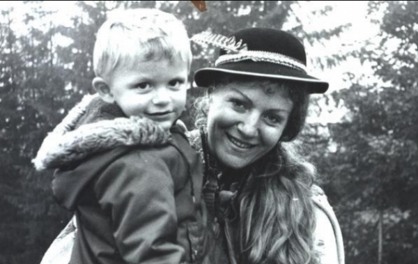 Единственный сын Анны Герман: почему он не слушает мамины песни и как сложилась его жизнь