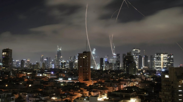 ЦАХАЛ сообщил о новом запуске ракет из Ирана и проводит их перехват