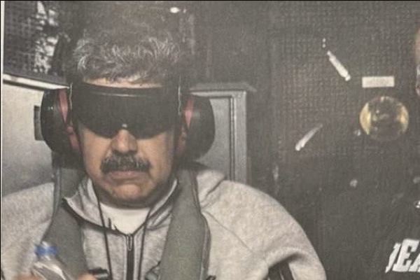 Трамп выложил фото Мадуро на борту американского корабля