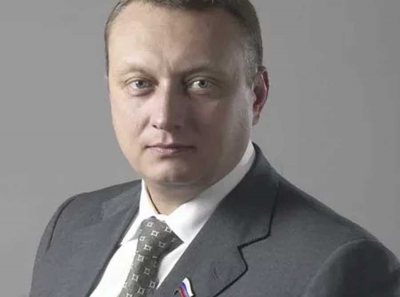 Дмитрий Савельев: Сенатор, Противостоящий Коррупции и Помогающий Региону